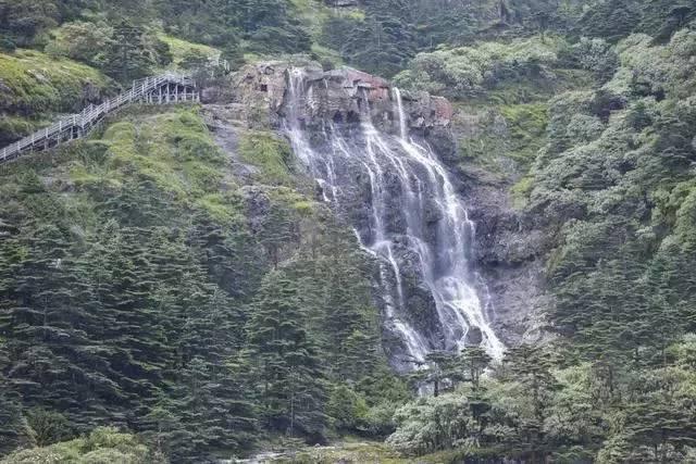 小型经济款多功能石头对辊破碎机