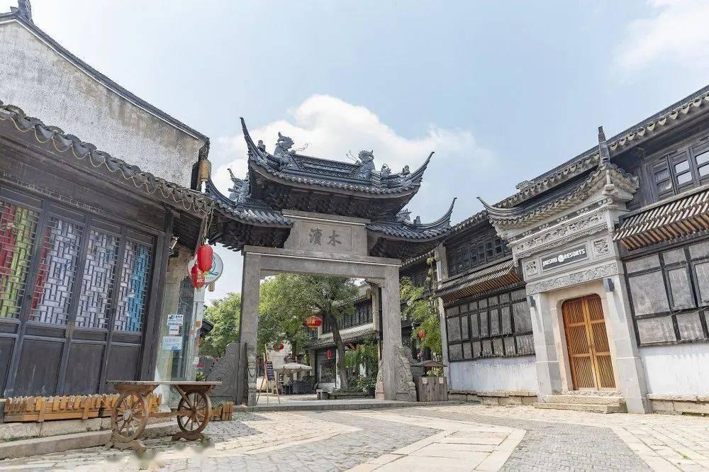欧阳妮妮与妈妈定居杭州 妹妹欧阳娣娣即将出道